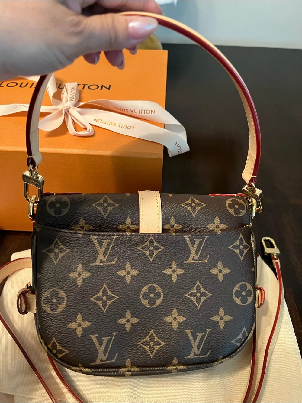 Louis Vuitton Saumur BB Bag - Picture 2 of 10